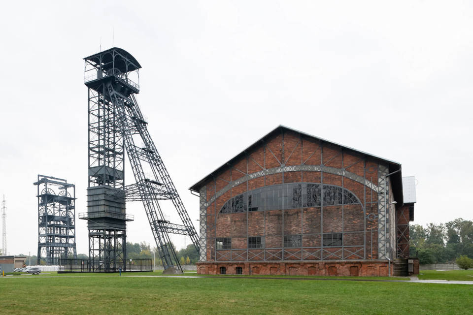 Ilustrační obrázek článku 'Location tour po Moravskoslezském kraji: Ze hřbitova do dolu a ze zámku do továrny'