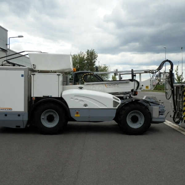 Obrázek /media/132kls5b/letiste_pardubice11.jpg