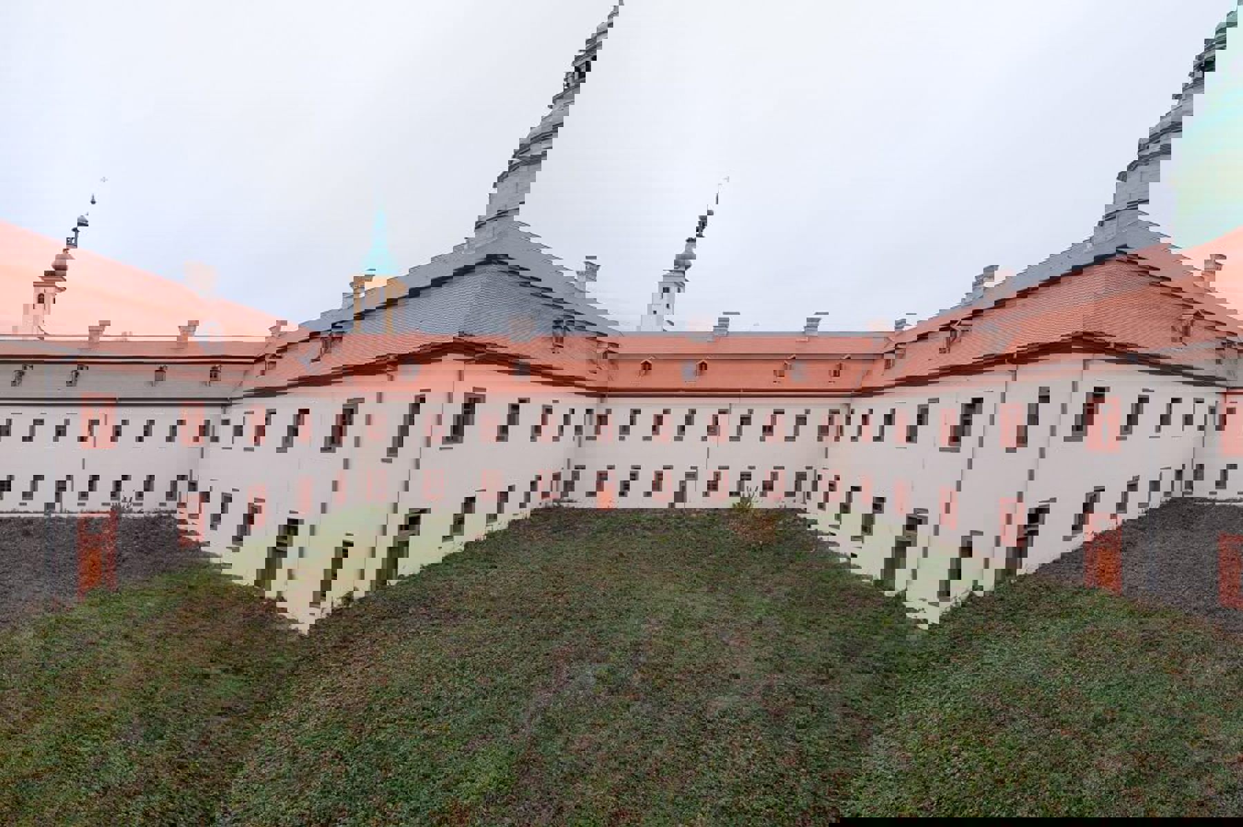 Obrázek /media/1cmmvcld/zamek_kostel-ext_11.jpg