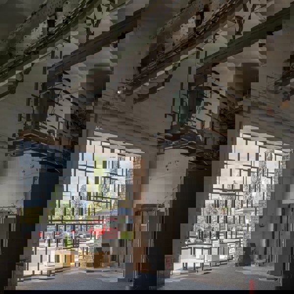 Obrázek /media/1tsdg0l3/papirna-533-hdr.jpg