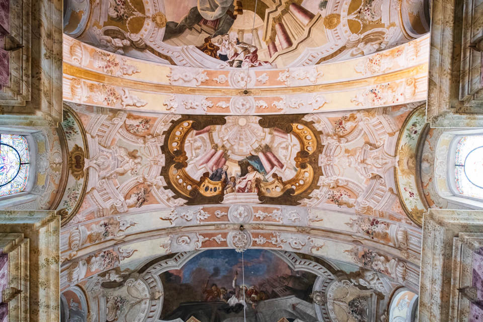 Ilustrační obrázek článku 'Brownfield, Chateau, and Art Nouveau Villas: June Location Tour revealed the lesser-known Olomouc region'