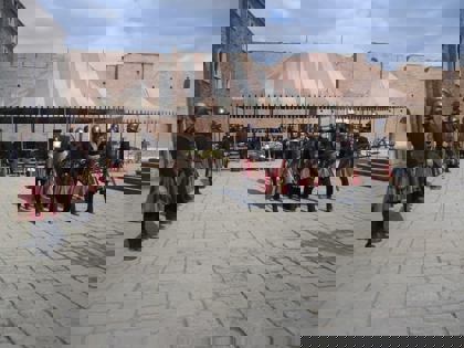 Obrázek /media/2j2lg2gv/eps1_s14_1_-_barrandov_studios_backlot-piazza_san_piedro_-_lr.jpg