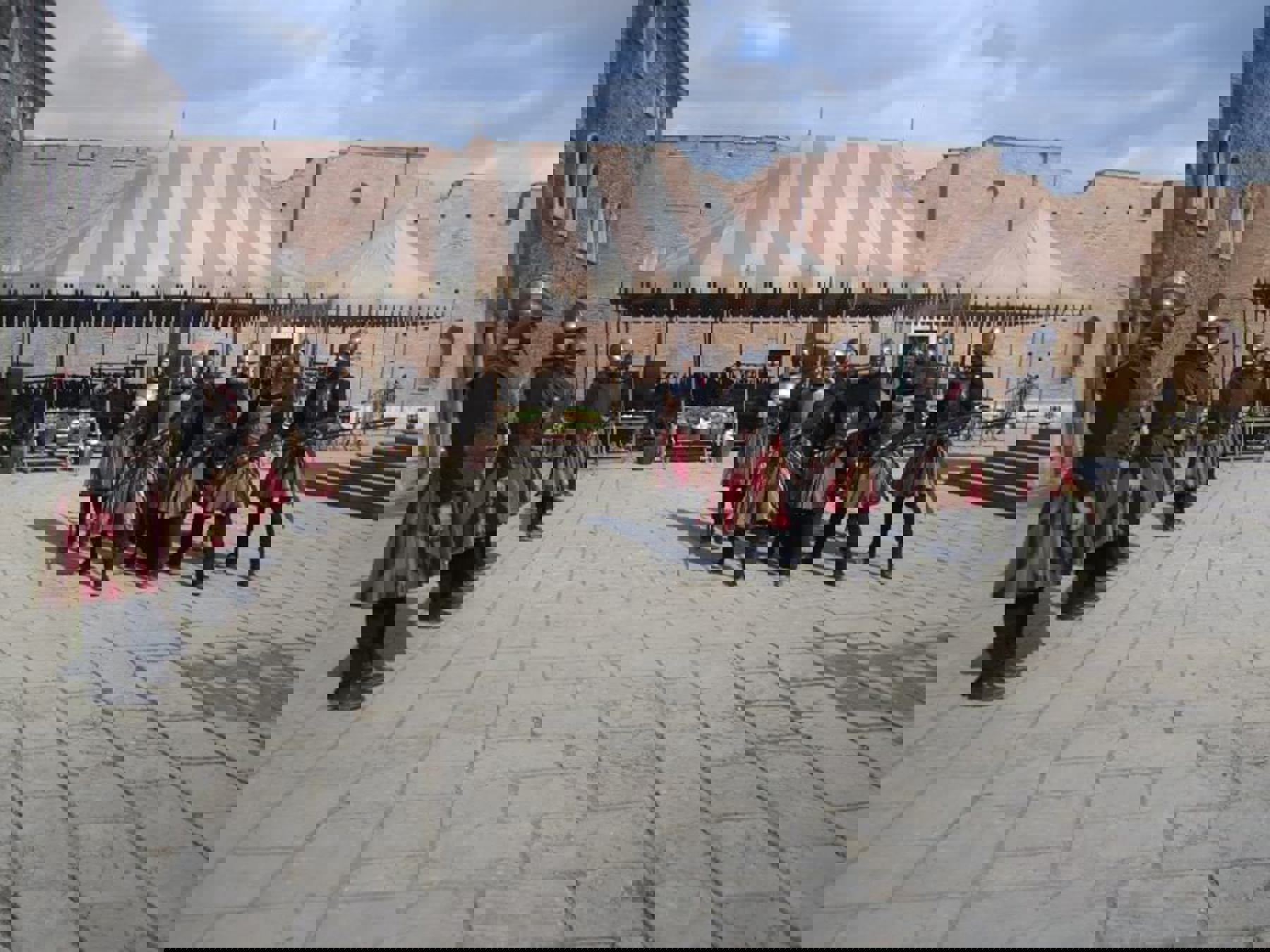 Image /media/2j2lg2gv/eps1_s14_1_-_barrandov_studios_backlot-piazza_san_piedro_-_lr.jpg