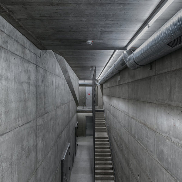 Obrázek /media/2pefm2yx/dox_foyer_reverberation_chamber.jpg