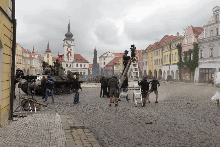 Image /media/3jajtyph/jojo_rabbit_jan_adler_czech_anglo_production_8-1.png