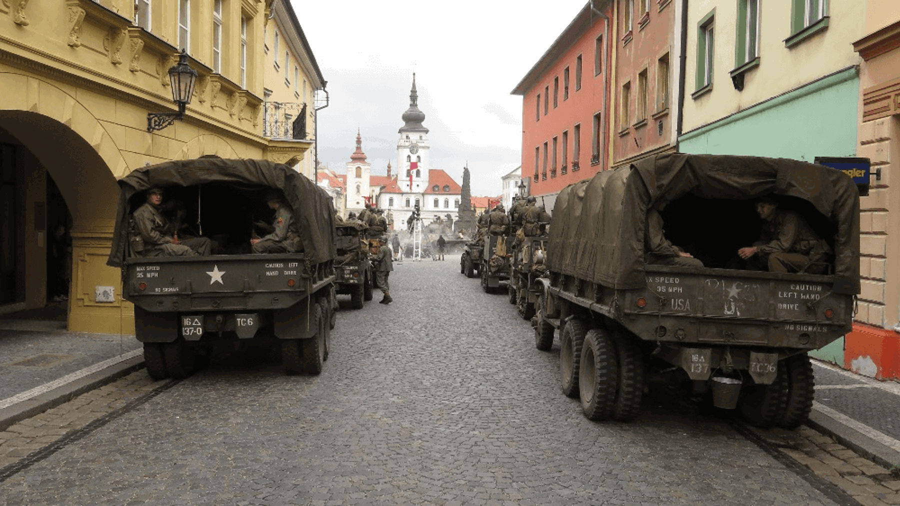 Image /media/4aqkzswb/jojo-rabbit-jan-adler-czech-anglo-production-5.png