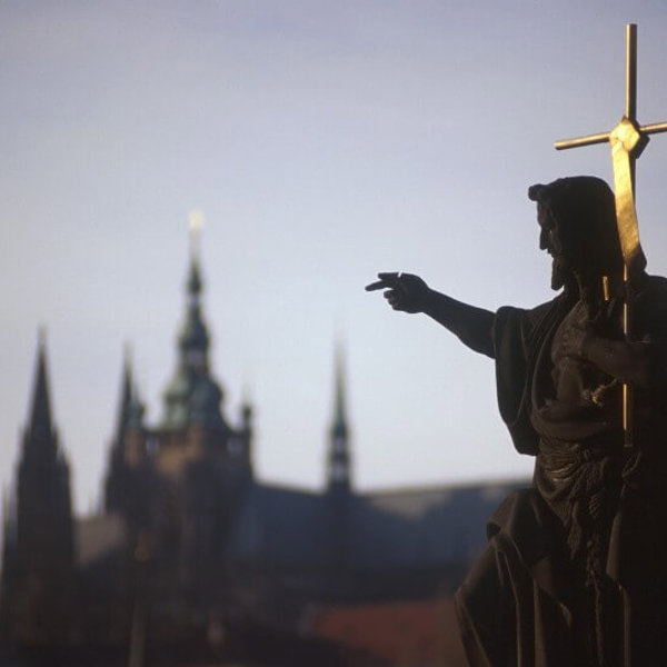 Obrázek /media/5iedchqt/praha_-_socha_na_karlove_moste_a_prazsky_hrad_800x538.jpg