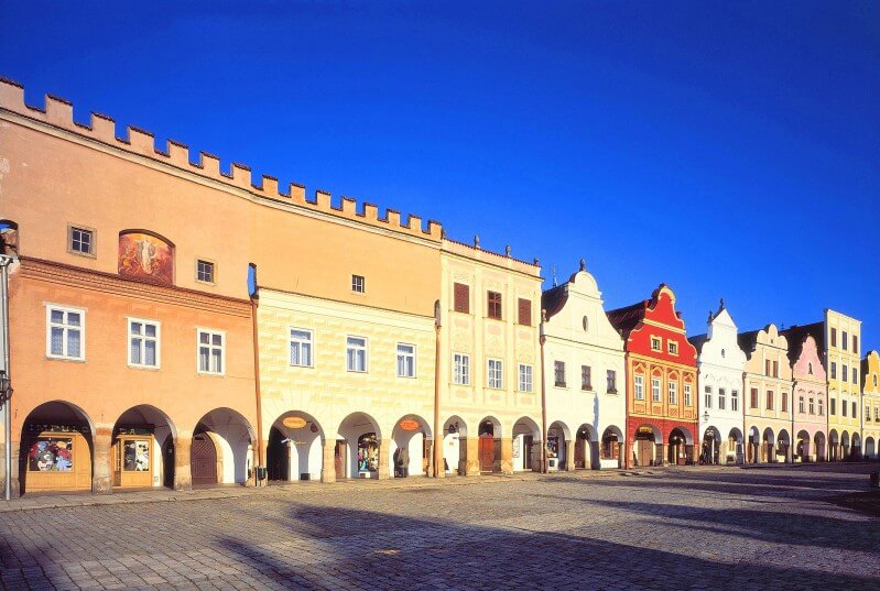 Obrázek /media/5yinxkjp/telc_-_namesti_-_stiny_800x537.jpg