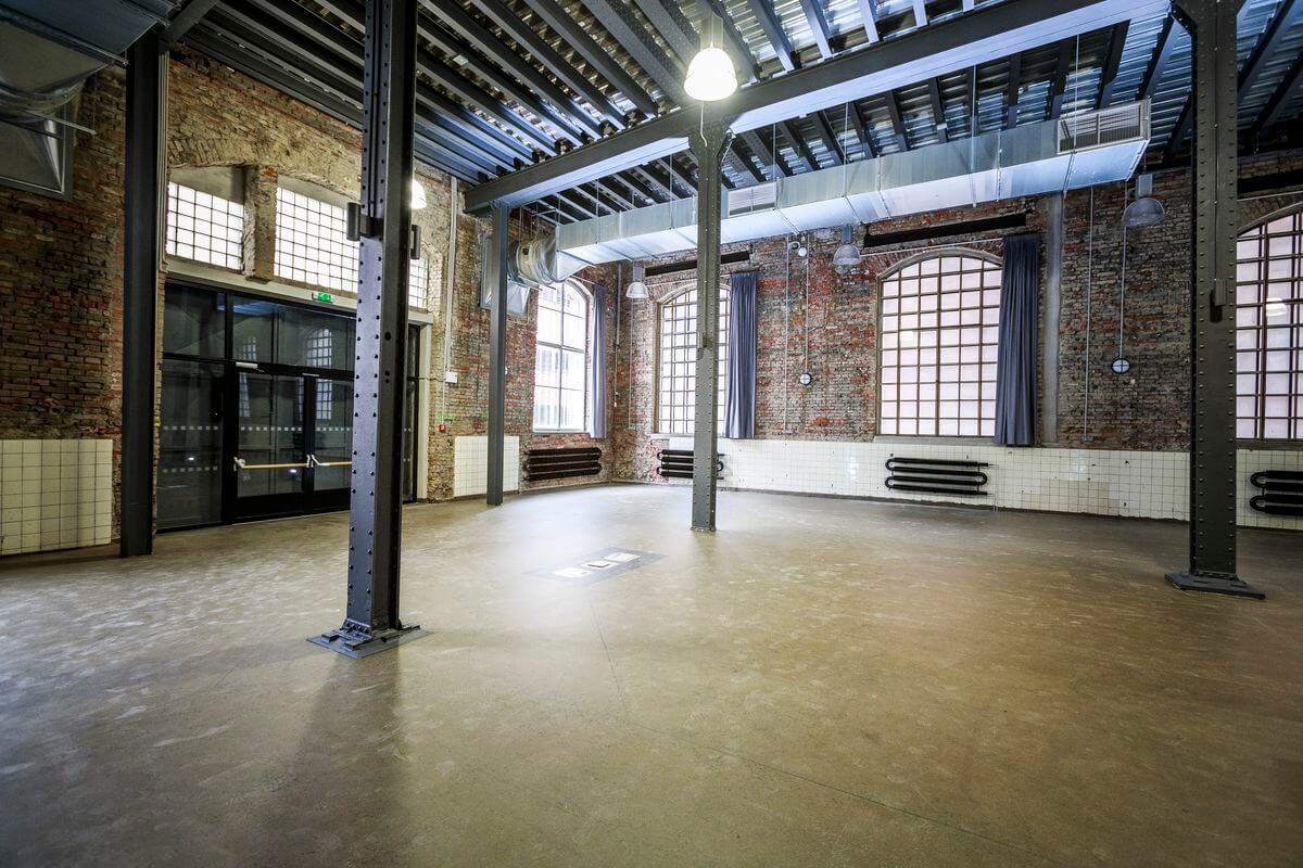 Obrázek /media/azdhgphy/03stare_koupelny_brick_house_hudebni_klub_-_jiri_zerzon.jpg