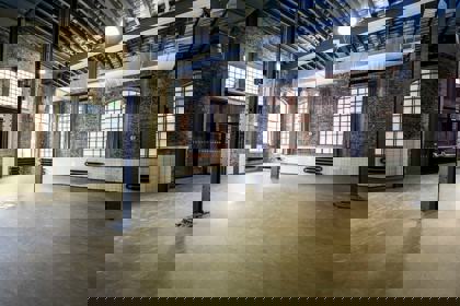 Image /media/azdhgphy/03stare_koupelny_brick_house_hudebni_klub_-_jiri_zerzon.jpg
