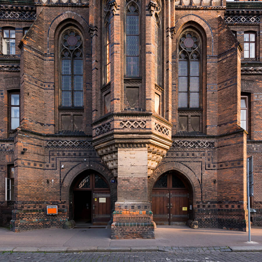Obrázek /media/b1lpmvkq/praha_fasady_okna_balkony_dvere_viktor_macha_2016_9.jpg