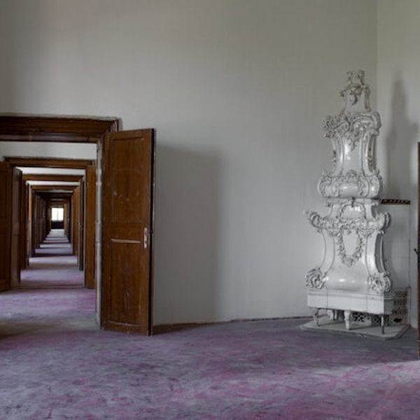 Obrázek /media/c1zdbpsy/roudnice_interior_hallway_furnace_802v0962_72dpi_640x640_low_res.jpg