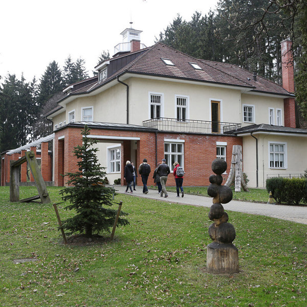 Image /media/cennqlhq/batova_vila_607c2944.jpg