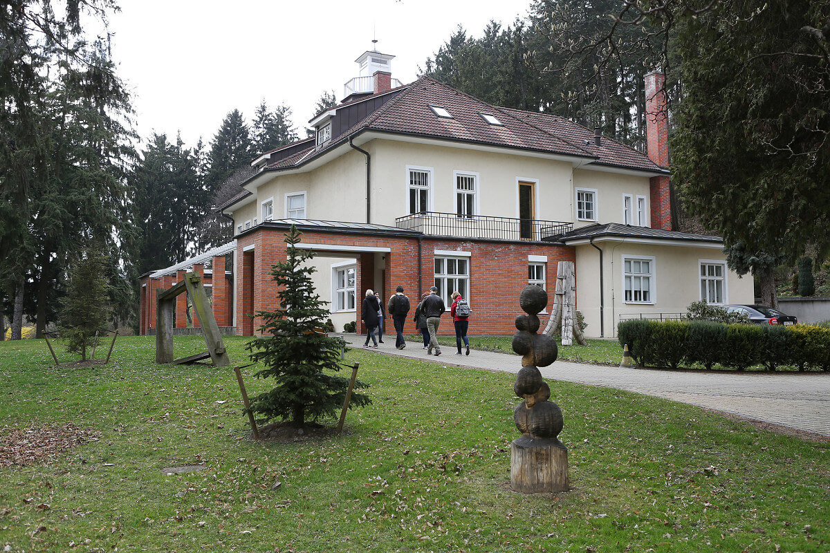 Image /media/cennqlhq/batova_vila_607c2944.jpg