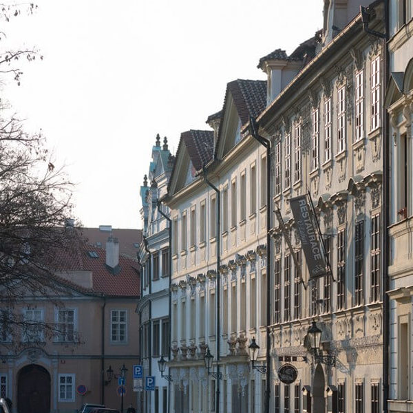 Obrázek /media/cmrk2uzn/prague_streets_36.jpg