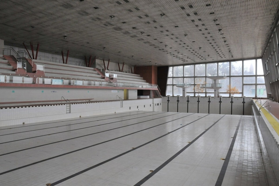 Ilustrační obrázek článku 'Featured location: Chomutov's giant, empty spa & sports complex'