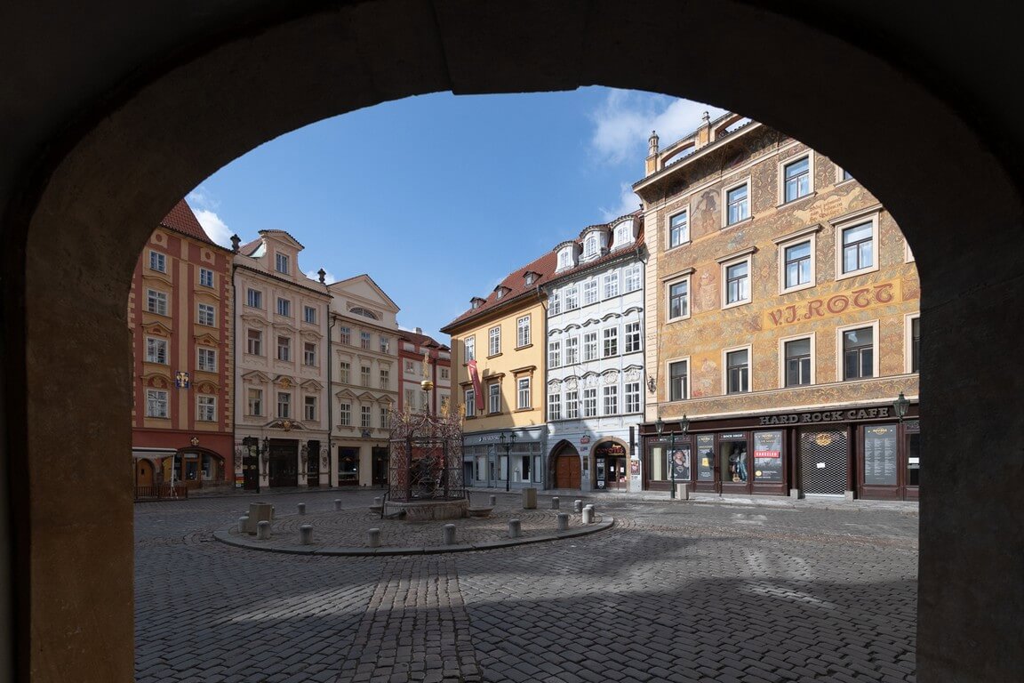 Image /media/cpdn0wej/prague_streets_157.jpg