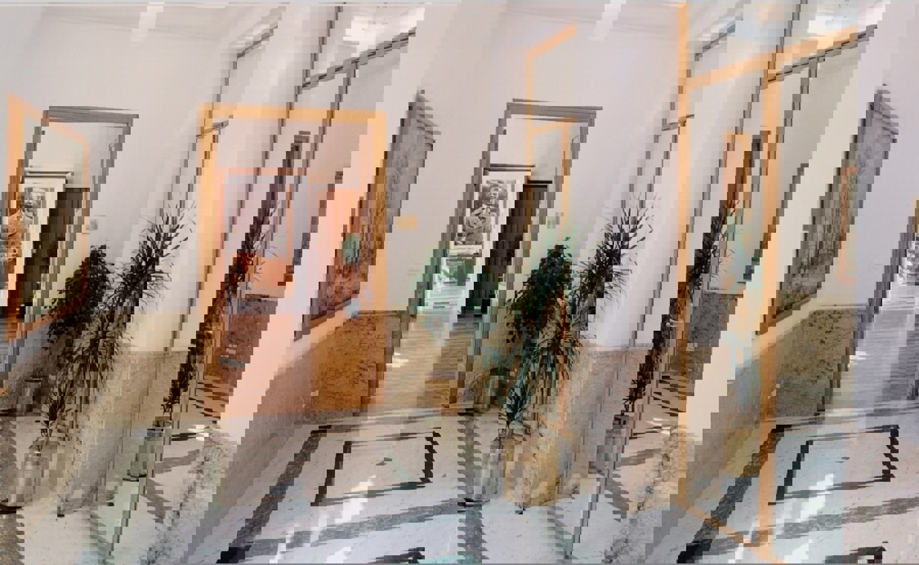 Image /media/ezjhokbl/batova_vila_chodba.jpg