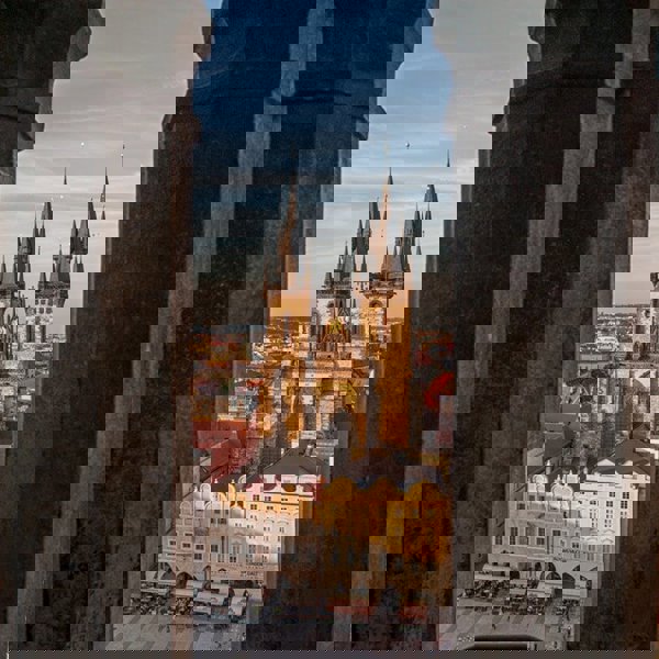 Obrázek /media/g2th3mac/prague_city_tourism_pohled_na_staromak_z_veze.jpg