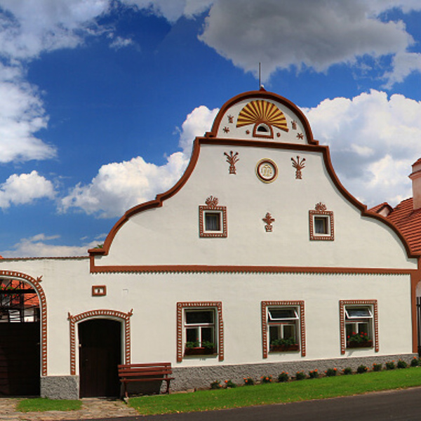 Image /media/gikkcglm/holasovice.jpg