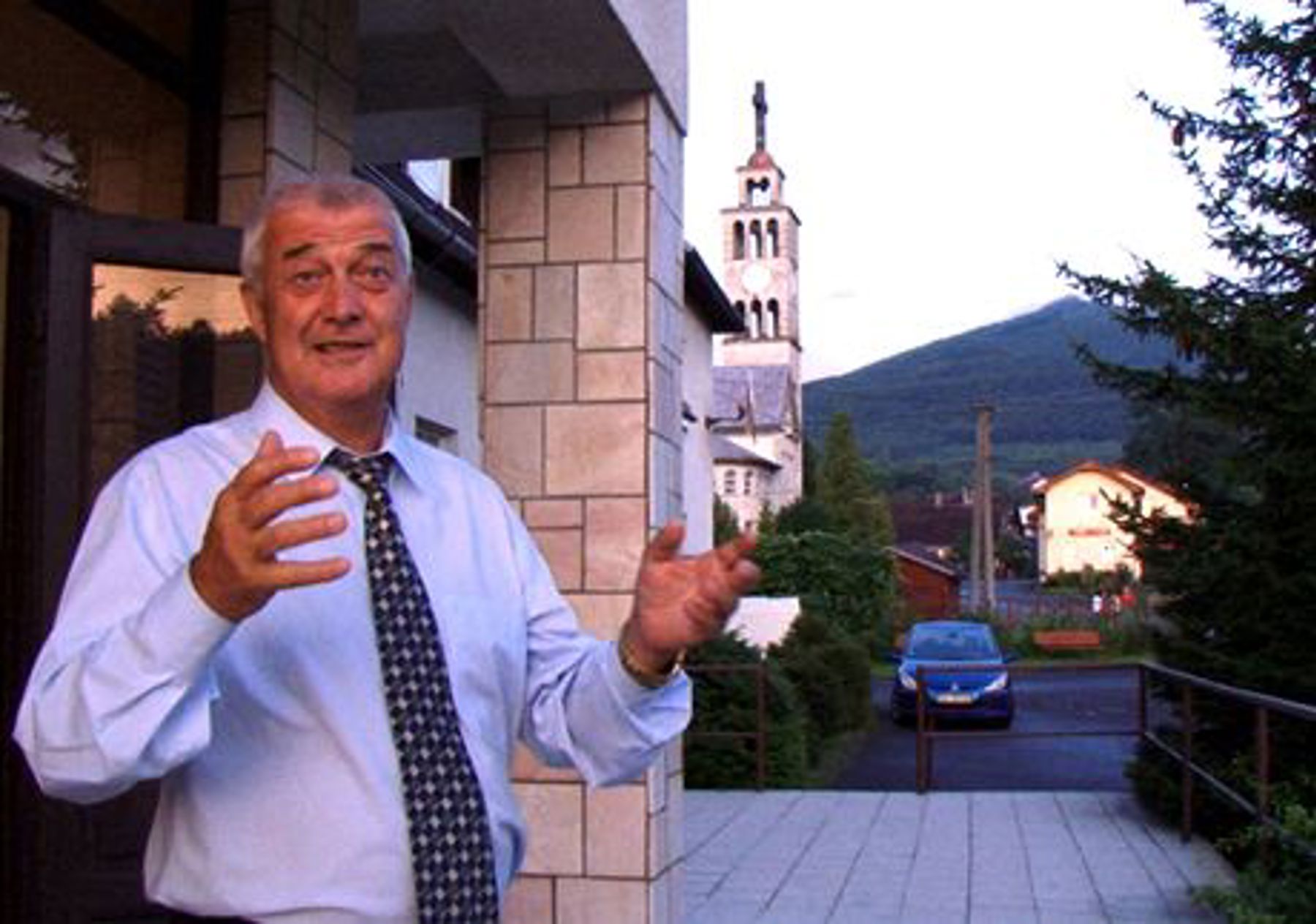 Obrázek /media/gyibwdkm/jaz372fb3_nesvatbov_starosta1.jpg