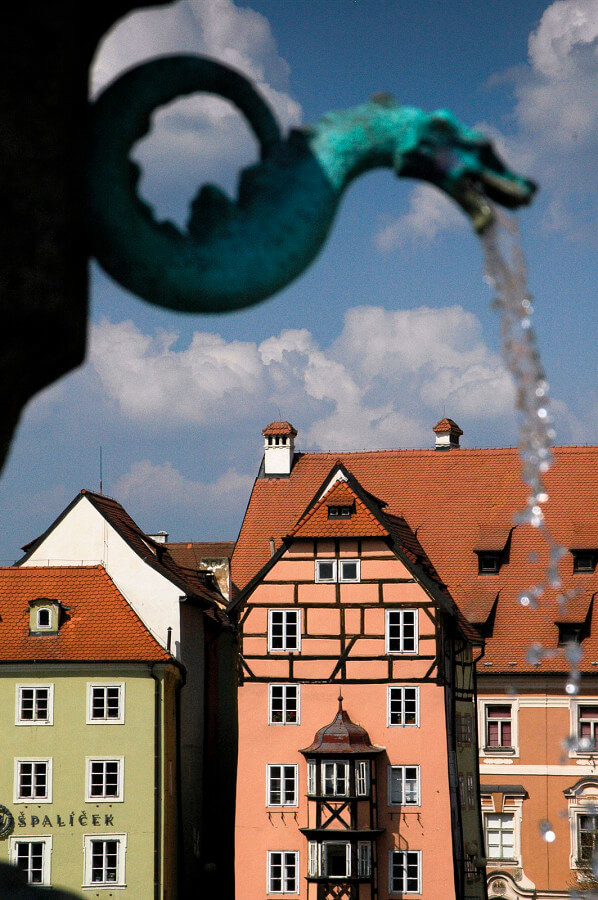 Obrázek /media/hgtcbkl4/cheb-namesti-krale-jiriho-z-podebrad-765.jpg