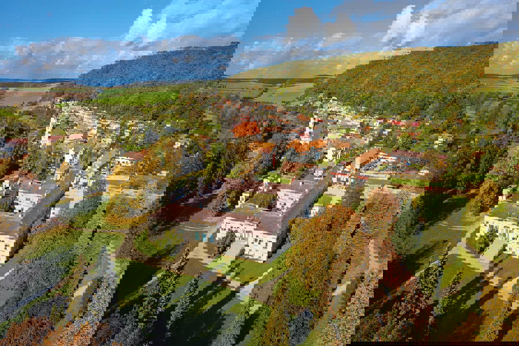 Image /media/hhkpunnr/ma_zámek-čechy-pod-kosířem.jpg