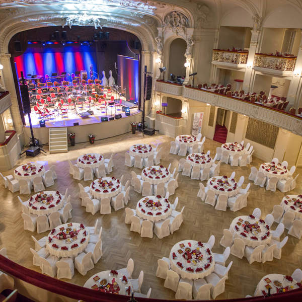 Obrázek /media/hltdgaaq/ambassador_sal_orpheum_1_archiv_filmove_kancelare_karlovarskeho_kraje.jpg