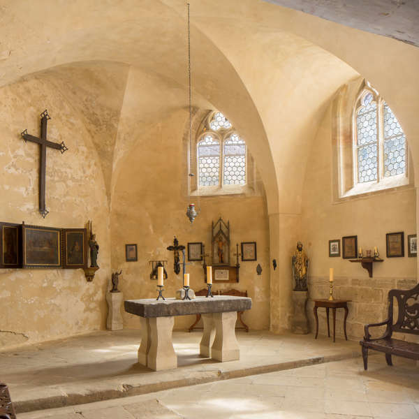 Image /media/ic3f2kdf/hrad-kost-interier-2.jpg