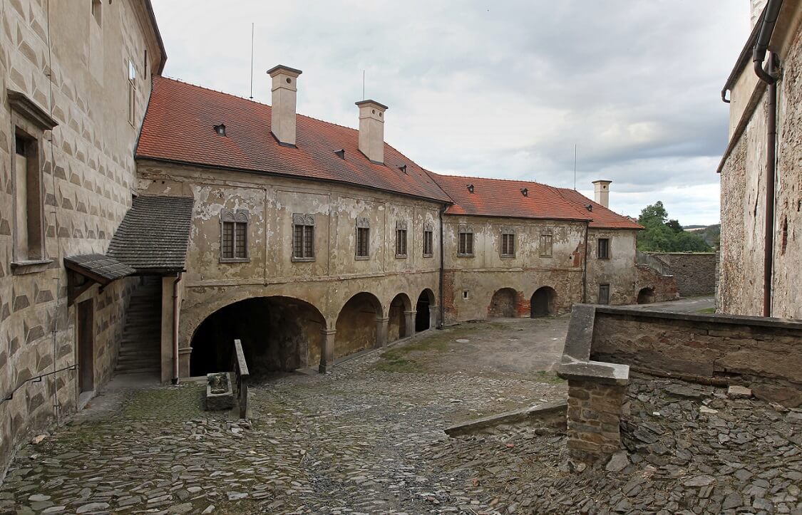 Obrázek /media/irxevylz/hrad_ledec_nad_sazavou_l_3__kopie.jpg