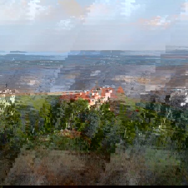 Image /media/j5uf2lhi/2.jpg