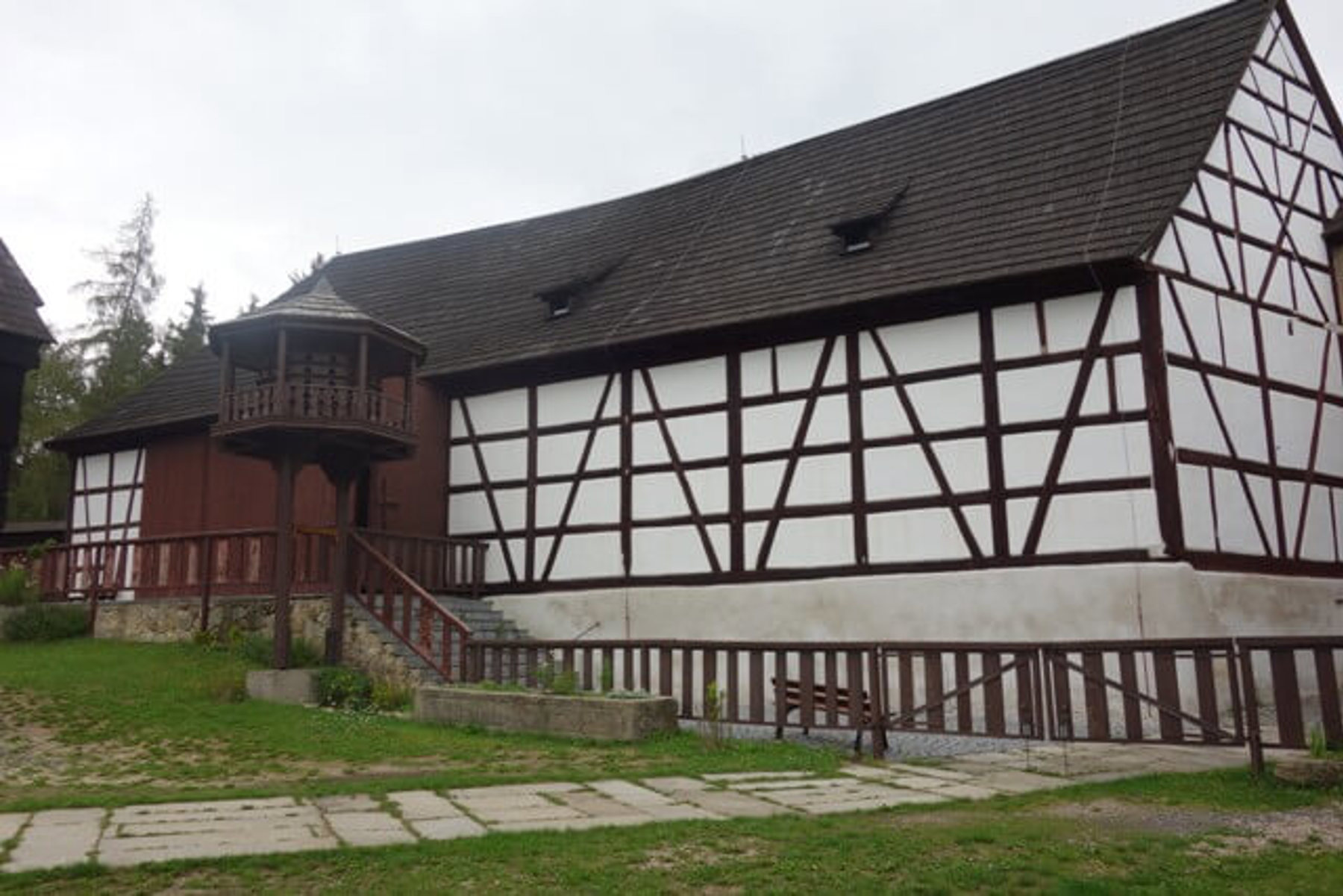 Obrázek /media/jh0ljnos/stodola_s_holubnikem.jpg