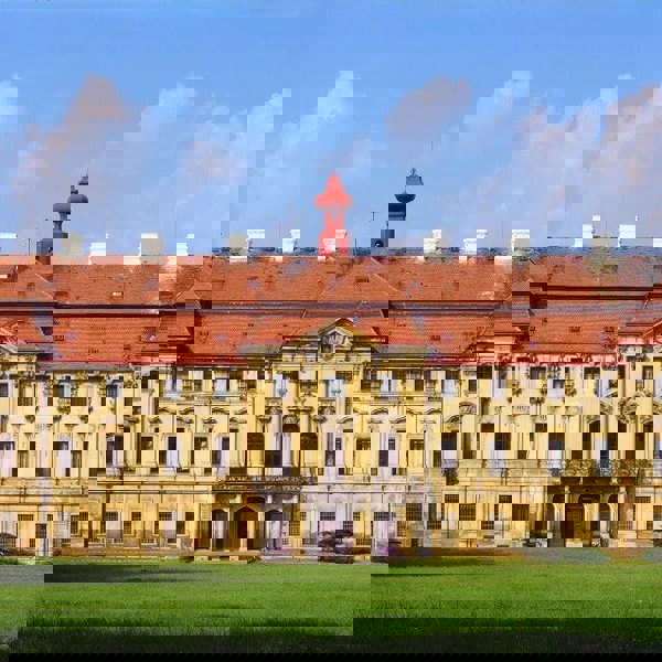 Obrázek /media/jutdhe2k/mesice_-_zamek_800x546.jpg