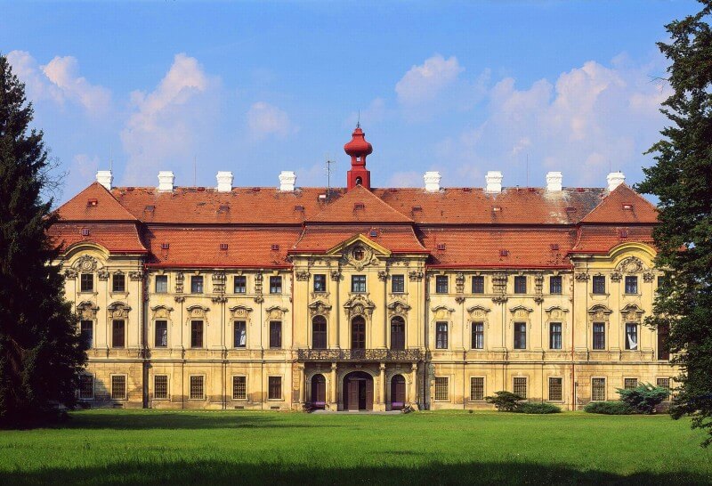 Obrázek /media/jutdhe2k/mesice_-_zamek_800x546.jpg