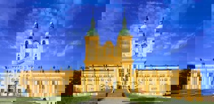 Obrázek /media/kfad3slu/olomouc_-_bazilika_minor_navstiveni_panny_marie_-_predni_pohled_800x391.jpg