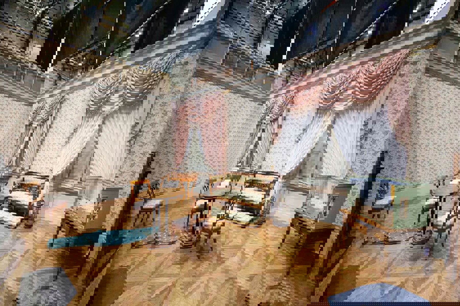 Obrázek /media/kg3b3m5s/nosferatu-credit-barrandov-studio_3.jpg