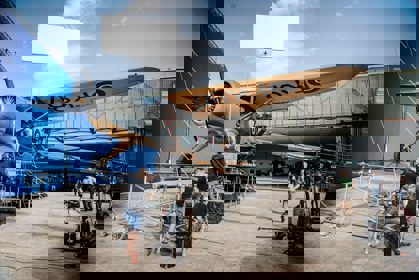 Image /media/l2ul5i0p/the_diary_natacelo_se_take_na_letisti_v_plzni_za_vyuziti_dobovych_letadel_zdroj_stabiz_autor_stanislav_honzik__kopie.jpg
