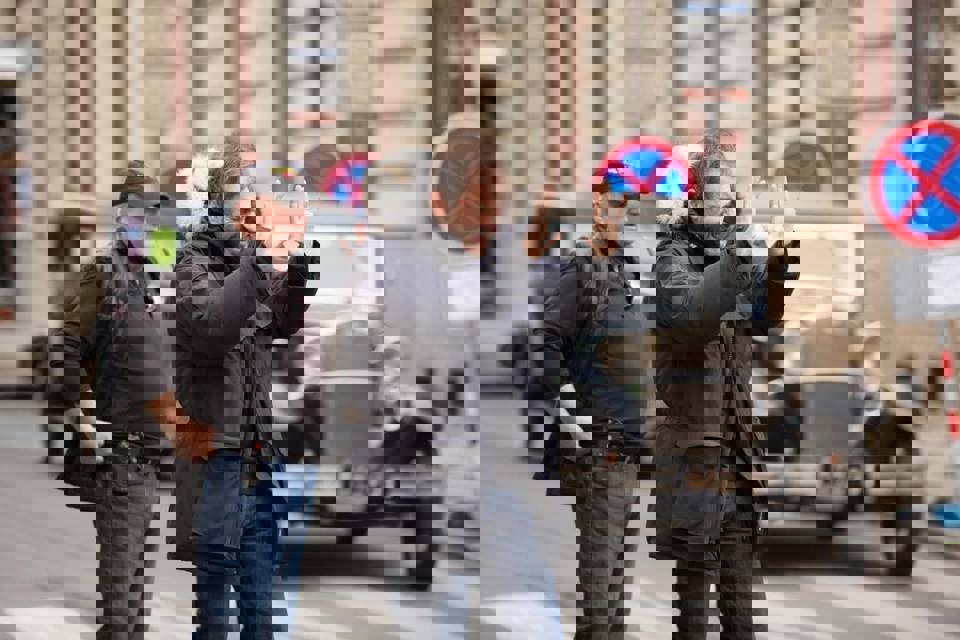 Ilustrační obrázek článku 'Czech Republic stands in for Paris in drama about a tone deaf opera singer'