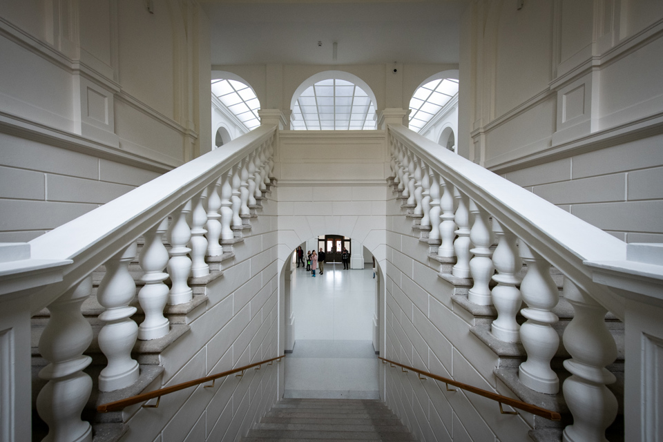 Ilustrační obrázek článku 'Chateaus, An Observatory, An Industrial Museum, and the Cottage of Max Švabinský:  A Location Tour Showcases the Diversity of the Pardubice Region'