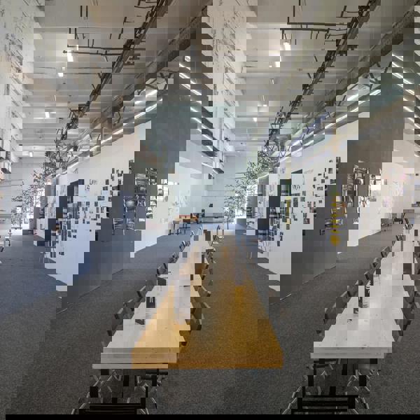 Obrázek /media/n2teg0h3/papirna-473-pano.jpg