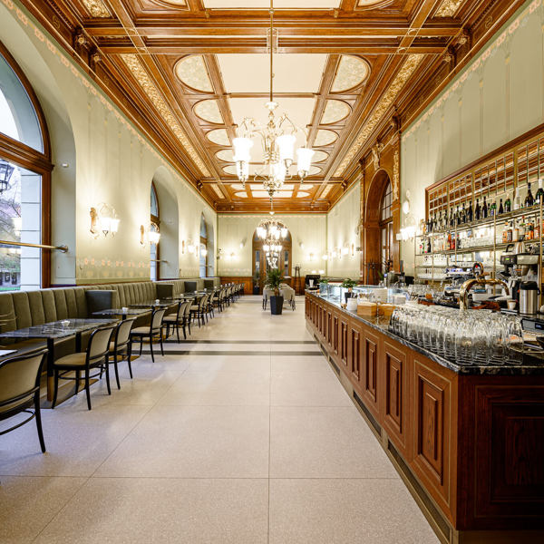 Obrázek /media/ngcjsl2d/plzen_fo_mestanska_beseda_cafe_foto_archiv_mestanska_beseda.jpg
