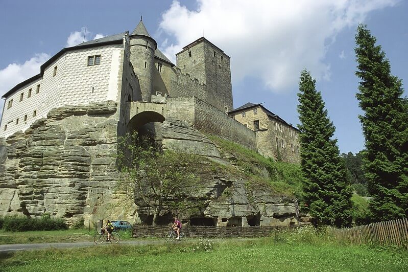 Obrázek /media/olydkdme/hrad_kost_800x532.jpg