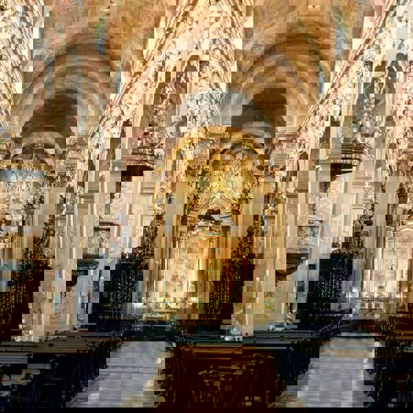 Obrázek /media/qwglvaag/velehrad_-_bazilika_-_interier_800x600.jpg