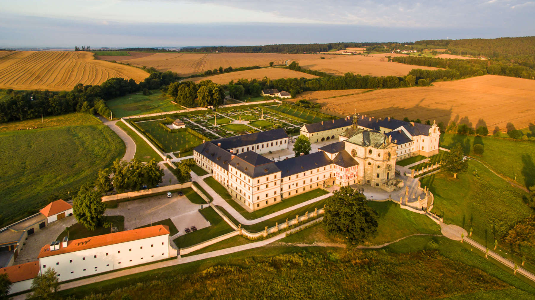 Image /media/rodcdkpn/valek-kuks-_-hospital-letecke-_-07-_2016.jpg