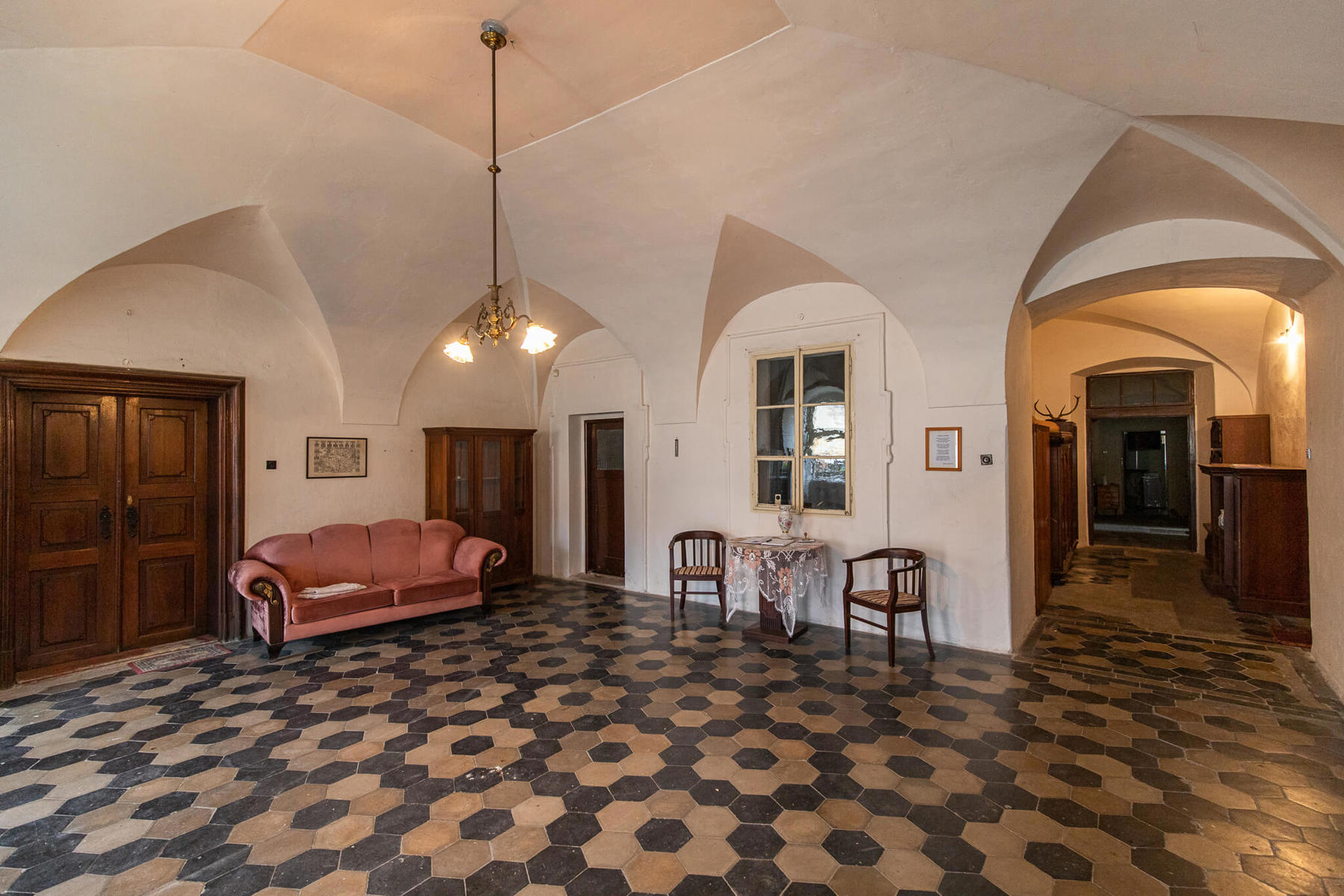 Image /media/rrhmh42h/zamek_patek_thasl7.jpg