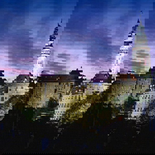 Obrázek /media/rtel2qzo/cesky_krumlov_-_zamek_v_podvecer_800x559.jpg