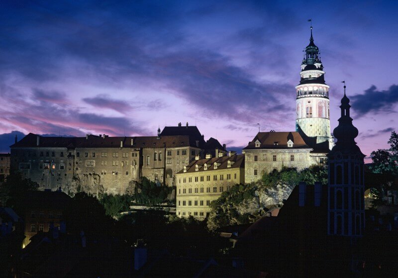 Obrázek /media/rtel2qzo/cesky_krumlov_-_zamek_v_podvecer_800x559.jpg