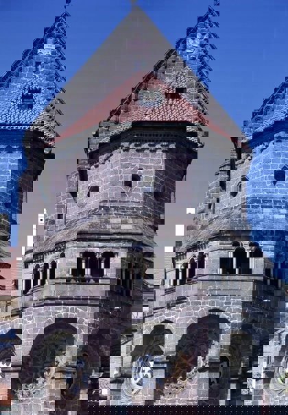Obrázek /media/rwljerq1/trebic_-_bazilika_sv_prokopa_-_blizsi_pohled_554x800.jpg