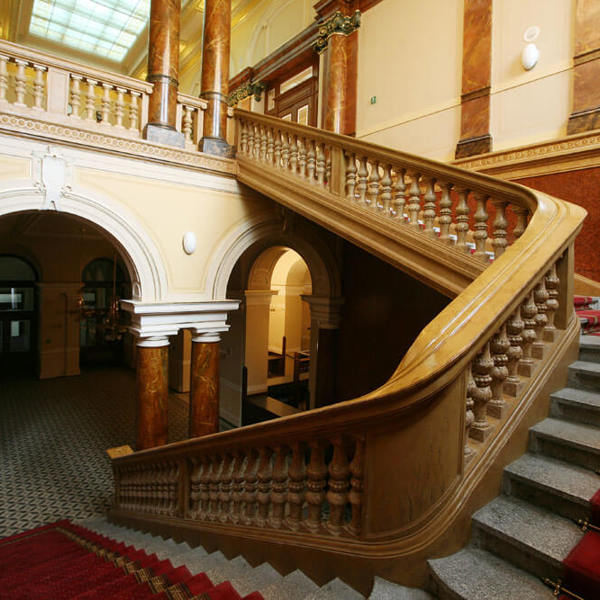 Obrázek /media/sxiep44i/plzen_fo_mestanska_beseda_schodiste_foto_archiv_mestanska_beseda.jpg
