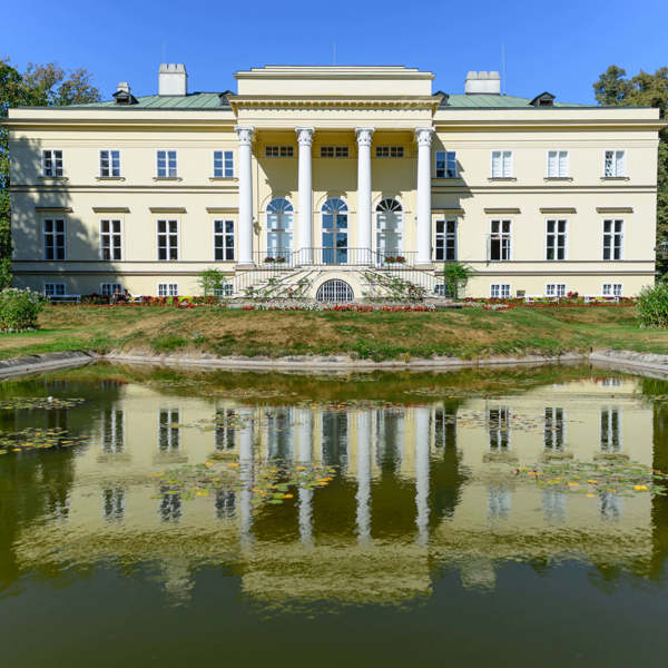 Image /media/t5oornle/nový-zámek-kostelec-nad-orlicí-gerald-blondy-5.jpg